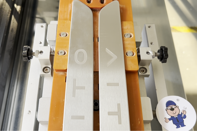 問界車主專屬！華為智能座艙的最后一處顏值升級——迎賓踏板貼膜解決方案