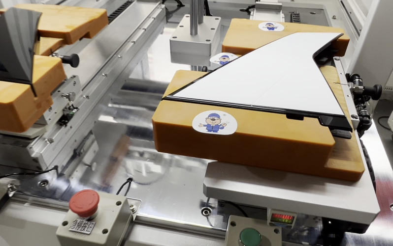 年省65萬！汽車BC柱貼膜機助汽配升級