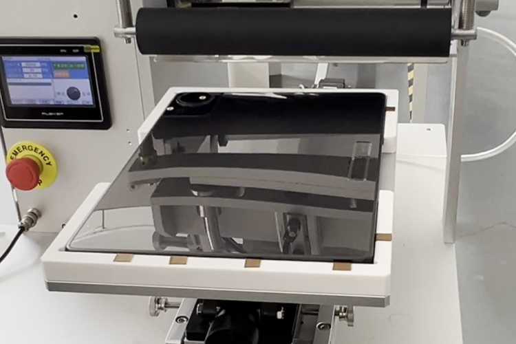 精準(zhǔn)高效！全新“顯示屏貼膜機(jī)”助力平板電腦廠家提升良率