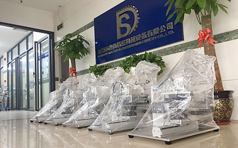 熱烈祝賀我司手機殼貼膜機出機