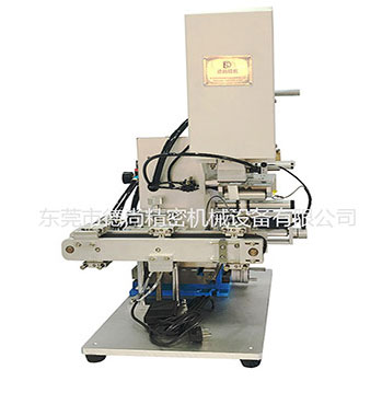 購(gòu)買(mǎi)半自動(dòng)標(biāo)貼機(jī)需要注意什么